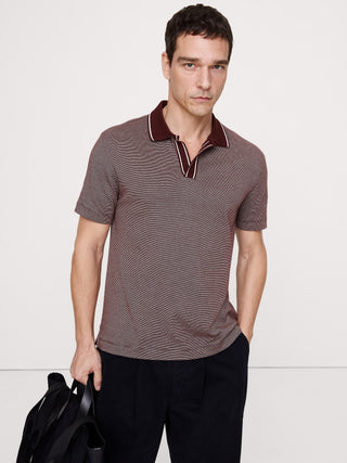 Polo con cuello Johnny y toque de lujo.