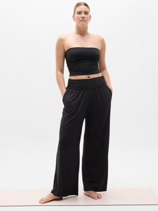 PANTALÓN DRAPEADO DE TIRO MEDIO.