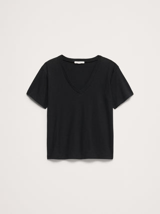 Camiseta estilo boyfriend de algodón flameado con cuello en V.