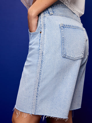 Shorts vaqueros holgados de tiro medio, entrepierna de 9 pulgadas.
