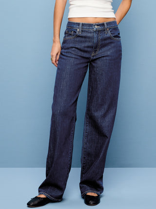 Low-Rise Loose Jeans.