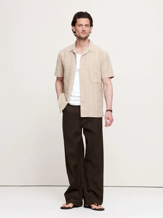Standard-Fit Cotton-Linen Resort Shirt.