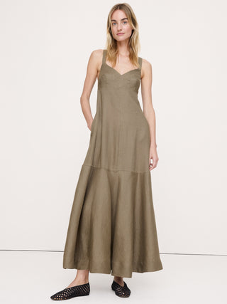 Vestido largo de lino con cintura imperial.
