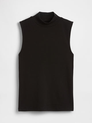 Camiseta sin mangas moderna con cuello alto.