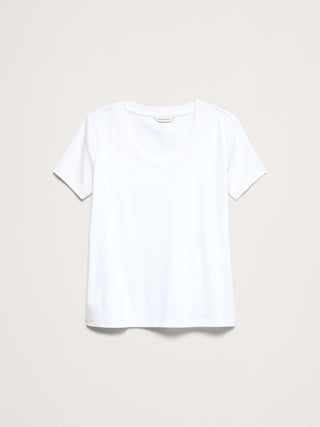 Camiseta minimalista de algodón con cuello redondo.