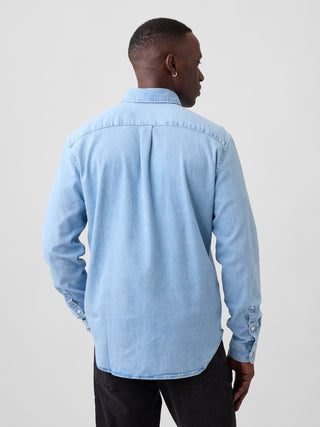 Camisa vaquera holgada.