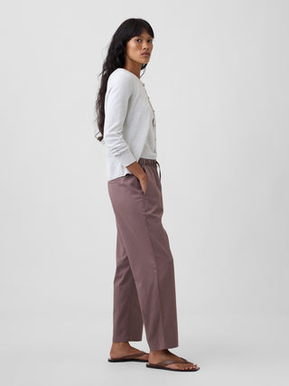 Mid Rise Easy Twill Pants.