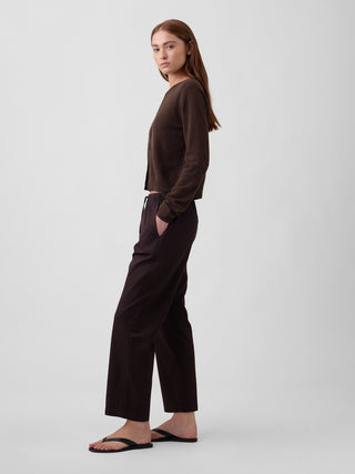Mid Rise Easy Twill Pants.