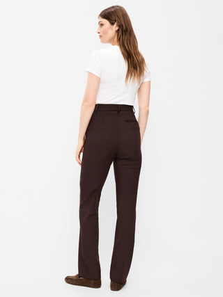 Pantalones de sarga de talle extra alto y pierna recta.