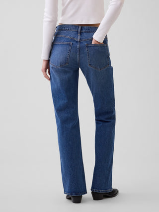 Jeans acampanados de corte relajado y tiro medio.