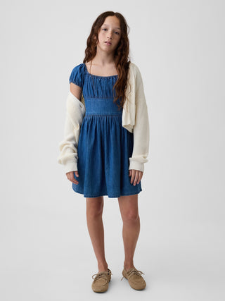 Vestido de mezclilla de manga abullonada para niños.