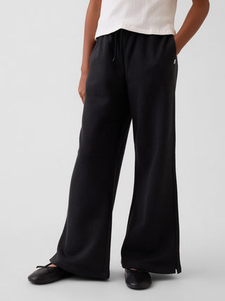 Pants deportivos VintageSoft acampanados de corte relajado para niños.