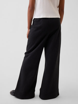Pants deportivos VintageSoft acampanados de corte relajado para niños.