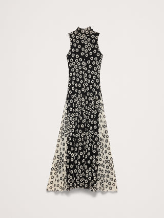 Vestido largo de malla con cuello anudado.