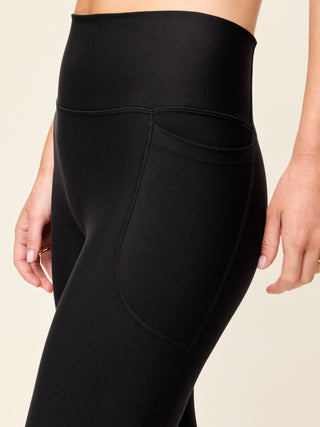 Extra-High Waisted PowerSoft Boundless 7/8 Pocket Leggings – No Front Seam.