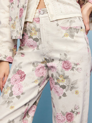 Jeans extra de tiro alto y pierna ancha.