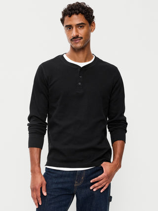 Camiseta henley de manga larga de waffle.