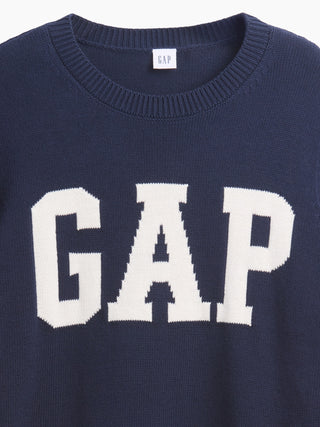 Suéter con logo de GAP de cuello redondo.