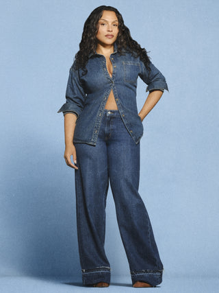 Jeans de tiro bajo, holgados y de pierna ancha.