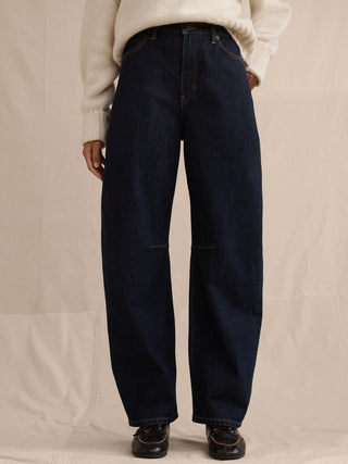 Mid-Rise Barrel Ankle Jean.
