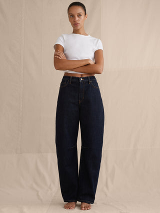 Mid-Rise Barrel Ankle Jean.