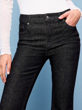 Jeans de tiro alto acampanados.