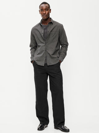 Pantalones de trabajo holgados.