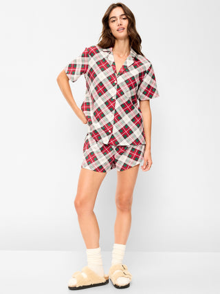 Conjunto de pijama de franela con shorts para mujer.