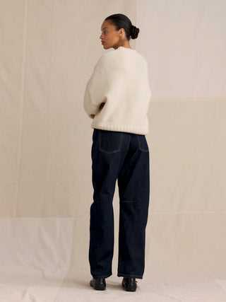 Mid-Rise Barrel Ankle Jean.