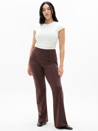 Pantalón Sport Ponte acampanado.