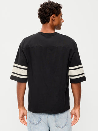 Camiseta de fútbol americano de cuello redondo.