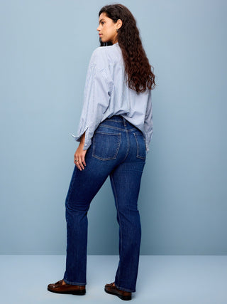 Jeans rectos de tiro medio.