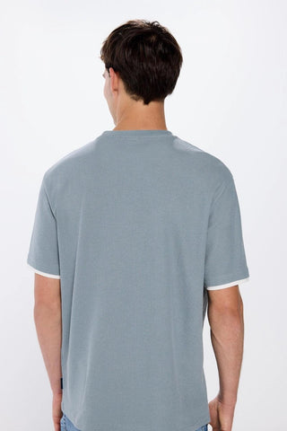 Camiseta Manga Corta Cuello con Contraste
