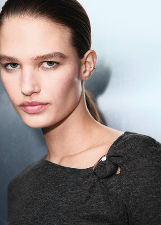 Camiseta Manga Larga con Detalle Metálico