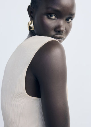 Blusa sin Mangas con Tejido Plisado