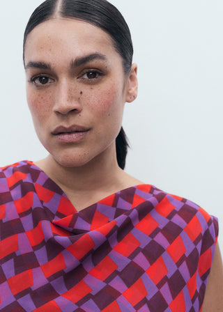 Blusa Estampada con Cuello Drapeado