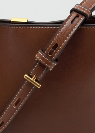 Bolso Pequeño con Detalle Metálico