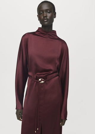 Vestido Satinado con Detalle de Cinturón