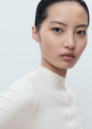 Camiseta Manga Larga con Cuello Perkins