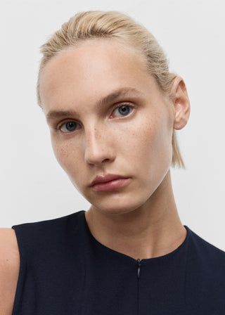 Blusa Entallada con Detalle Cremallera