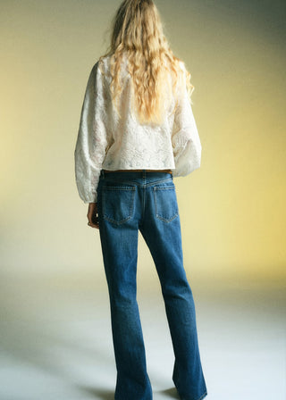 Blusa Manga Larga con Detalle Bordado