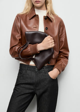 Jeans Acampanados Talle Medio con Bolsillos