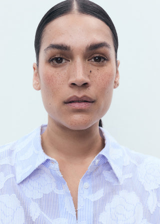 Camisa Manga Larga con Detalles Bordados