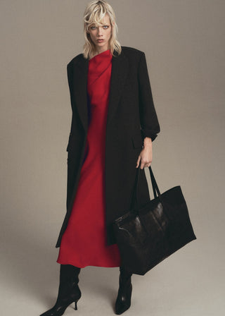 Vestido Midi con Cuello Asimétrico