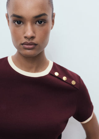 Camiseta Manga Corta con Detalle Botones