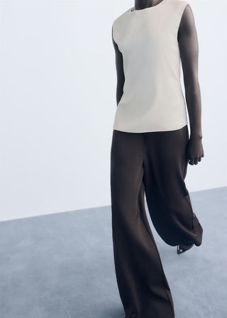 Blusa sin Mangas con Tejido Plisado