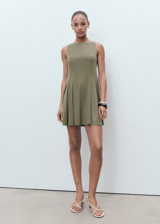 Vestido sin Mangas con Detalle Plisado