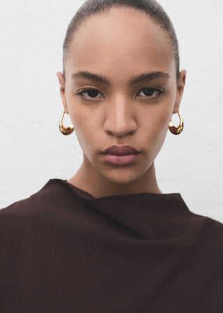 Vestido Drapeado con Cuello Fruncido