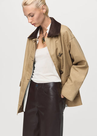 Pantalón Recto Talle Medio Efecto Piel