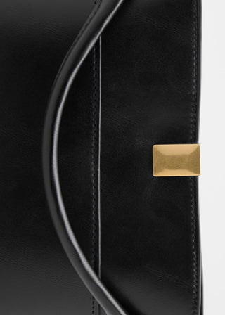 Bolso Pequeño con Detalle Metálico